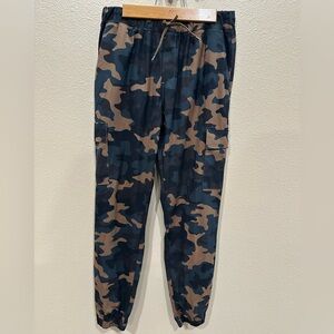 Zyia active medium blue and tan camo joggers.